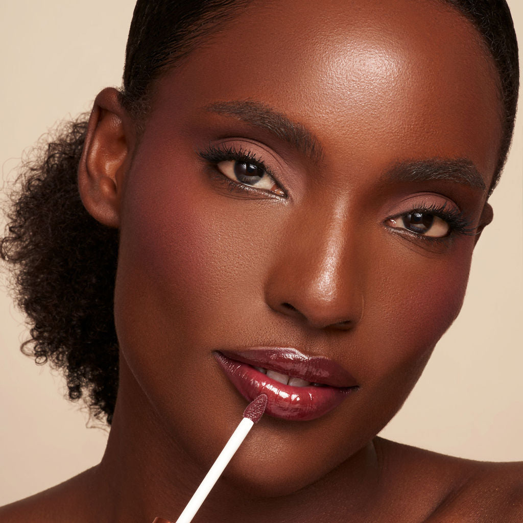 Tinted Lip Nourishing Oil with Hyaluronic Acid & Vitamin E — Glossy, Plumping & Hydrating