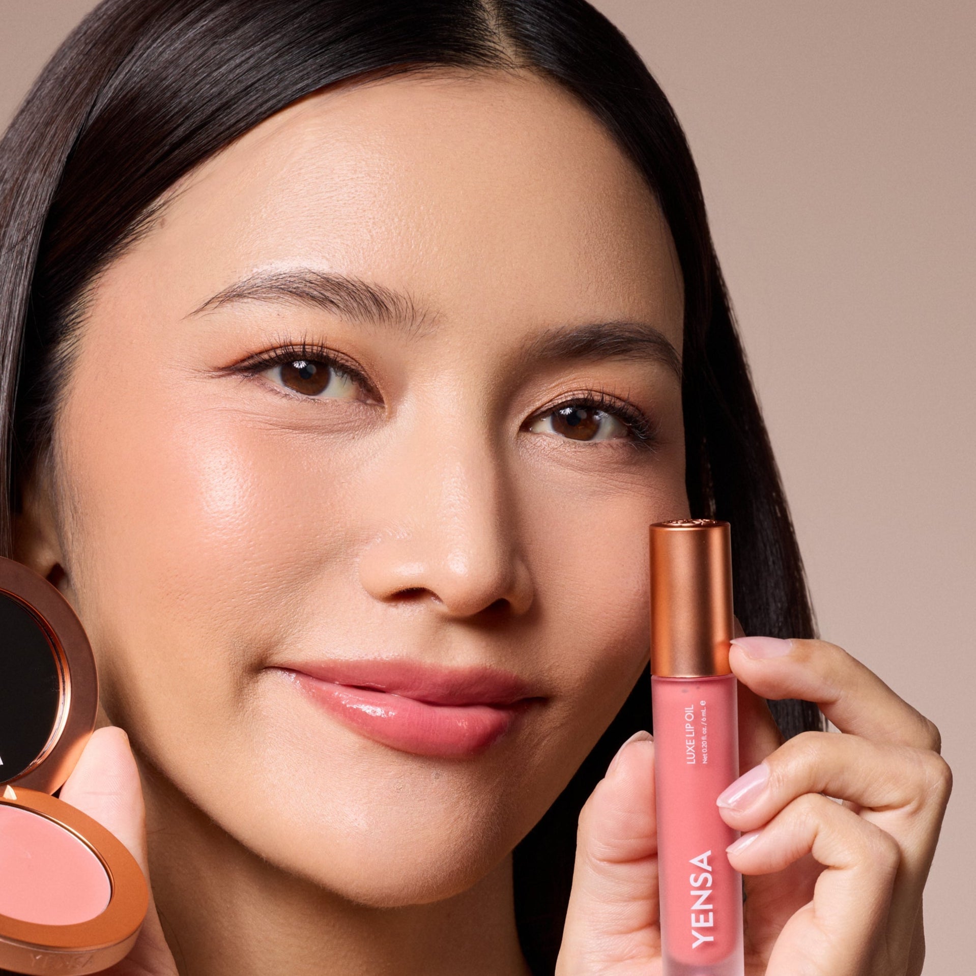 Tinted Lip Nourishing Oil with Hyaluronic Acid & Vitamin E — Glossy, Plumping & Hydrating